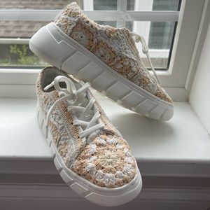 Women’s Catch Me If You Can Sneakers